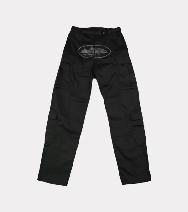 Corteiz Guerillaz Cargos Triple Black, epitome of sleek and edgy streetwear.