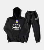 Corteiz Tracksuit CRTZ, urban style and comfort with this contemporary tracksuit from Corteiz, perfect for a bold and modern look.