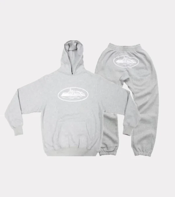 Corteiz Tracksuit Grey, blend of comfort and style for a casual day out.