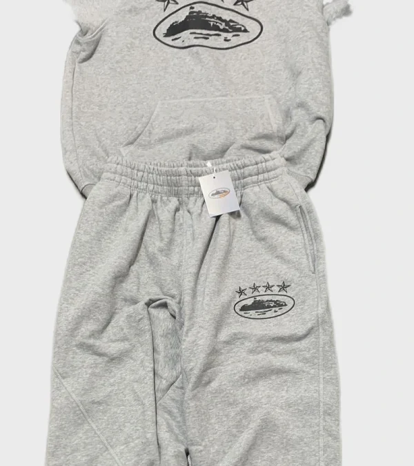 Corteiz Heavenly Men’s Tracksuit, Elevate your streetwear game with this trendy and laid-back ensemble.
