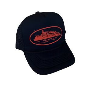Corteiz Alcatraz Trucker Hat Black/Red, bold statement with this trendy and two-tone accessory.